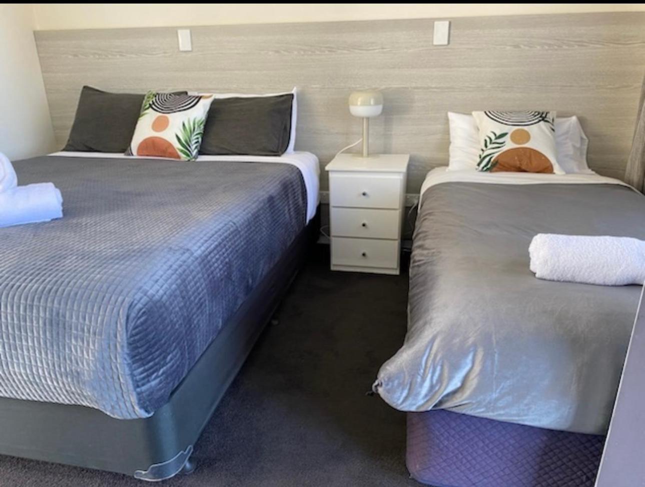 Norfolk Pines Motel Меримбула Экстерьер фото